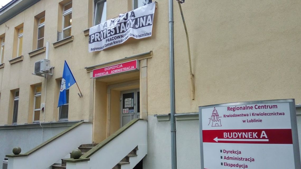 "Odchodzą kolejni pracownicy, panuje chaos". Dyrektor odpiera, że spór nakręcają związkowcy