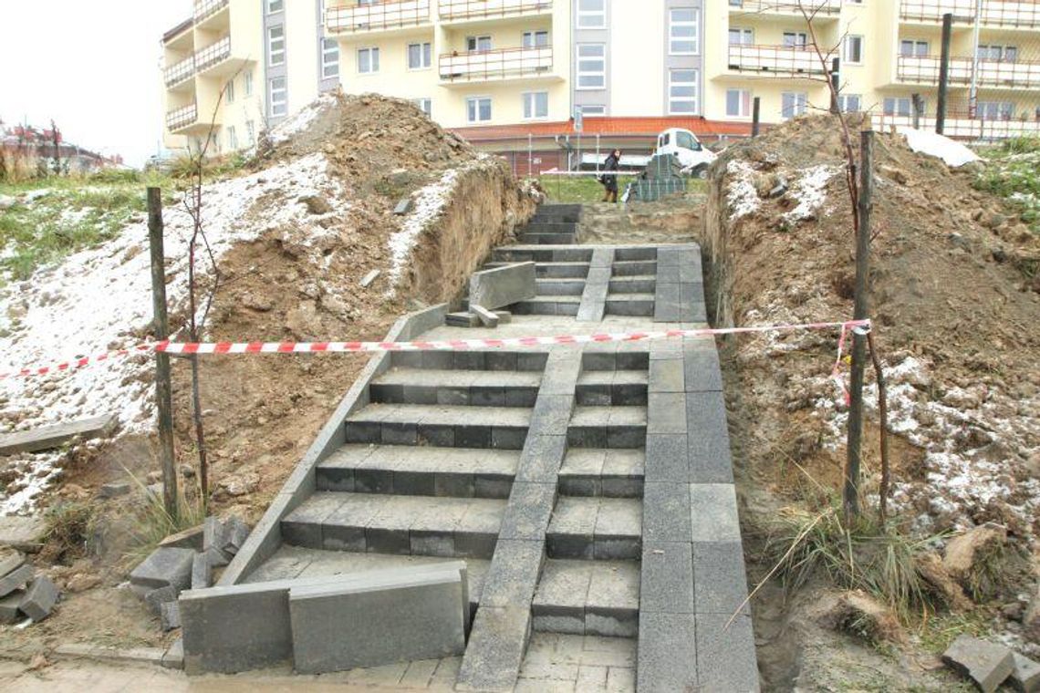 Odcięta ul. Jaspisowa: Mieszkańcy dostaną schody pod choinkę Odcięta ul. Jaspisowa: Mieszkańcy dostaną schody pod choinkę