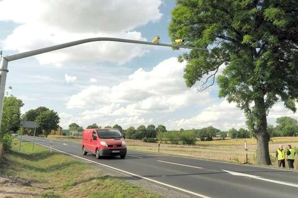 Odcinkowy pomiar prędkości. Mandaty sypią się setkami, a co z poprawą bezpieczeństwa?