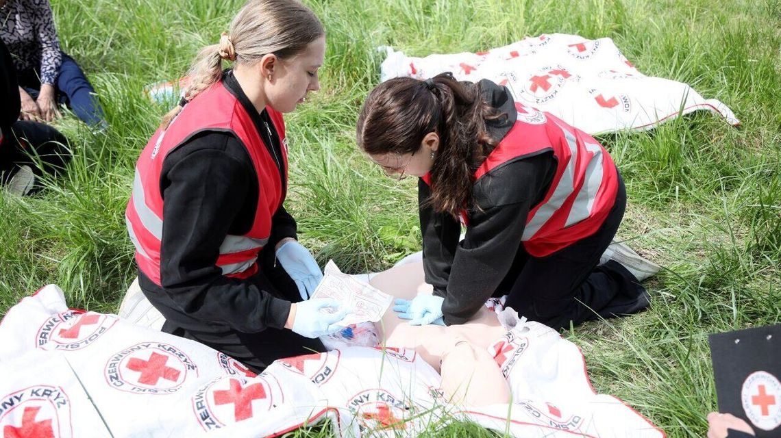 Oddycha czy nie oddycha? Młodzi ludzie ratowali ofiary wypadków