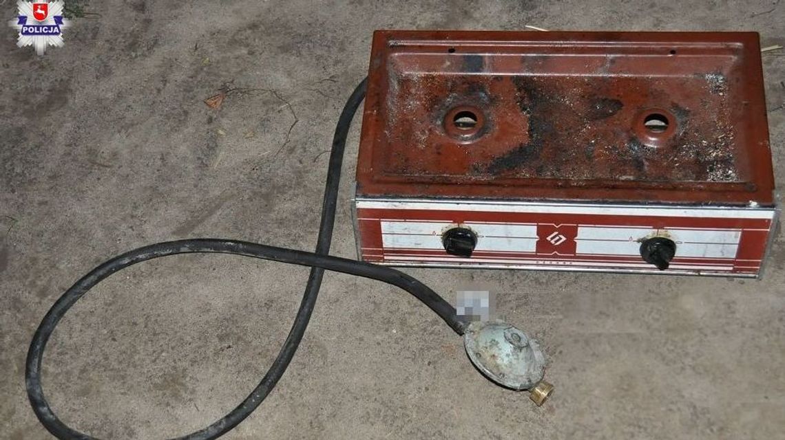 Odkręcił gaz i doszło do wybuchu. 85-latek trafił do szpitala, konstrukcja domu uszkodzona Odkręcił gaz i doszło do wybuchu. 85-latek trafił do szpitala, konstrukcja domu uszkodzona