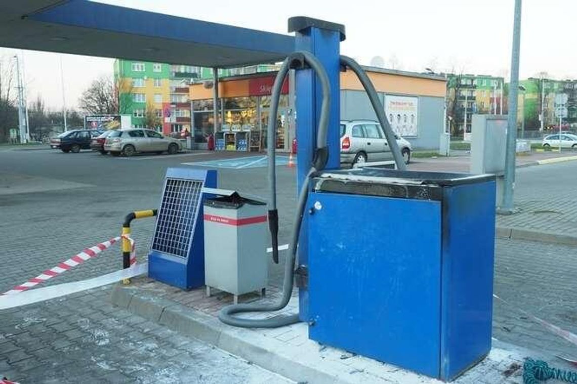 Odkurzaczem wypompował paliwo z baku, tego się nie spodziewał