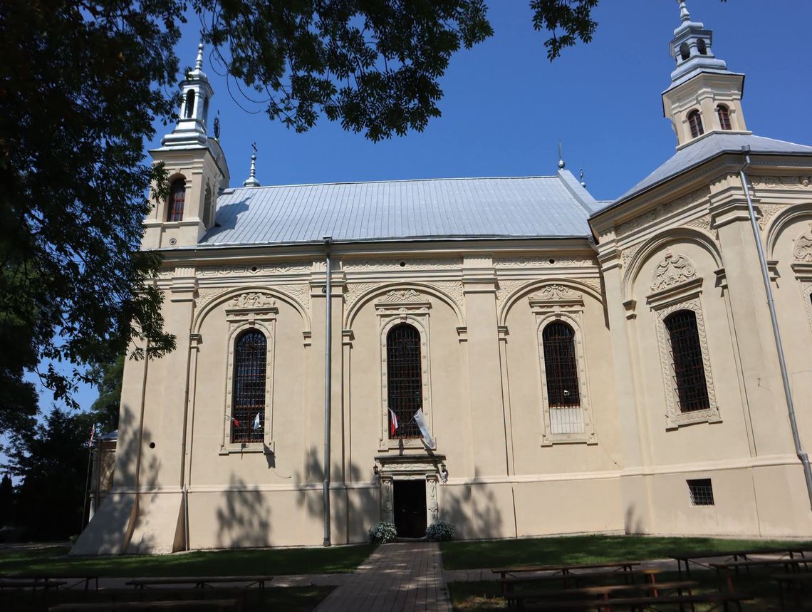 Odłamki tynku mogły spaść na głowy wiernych. Co dalej z zabytkiem w Uchaniach? Kościół Uchanie