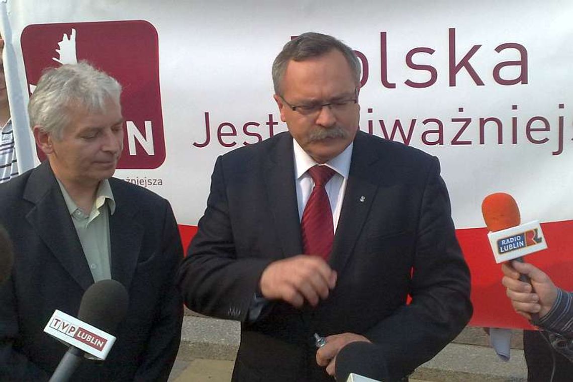 Odnalazł się zaginiony baner PJN. Ukradziony czy zdmuchnięty?