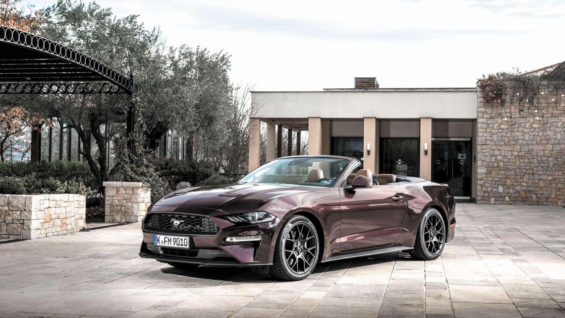 Odnowiony ford mustang galopuje z emocjami