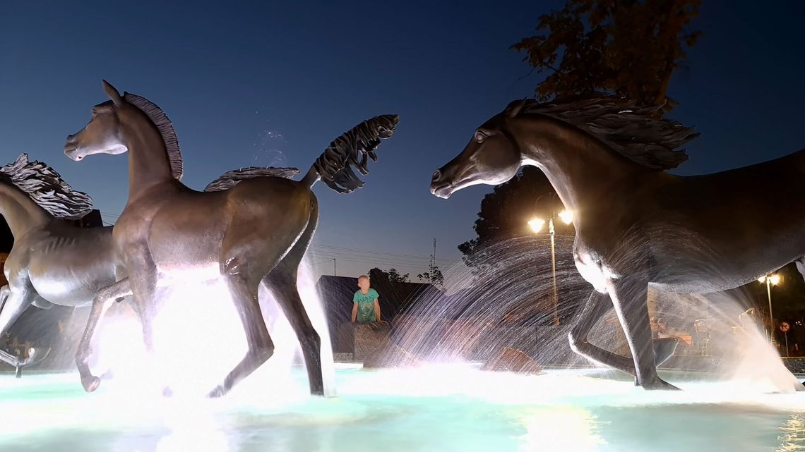 Odnowiony skwer w Janowie Podlaskim. Wandale zniszczyli odrestaurowany budynek, gmina ostrzega