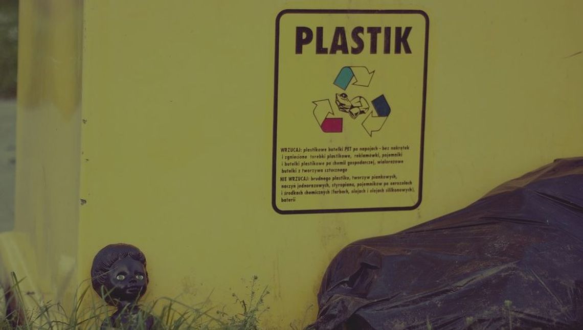 Odpady zalegają tygodniami. Mieszkańcy bloków słabo segregują 