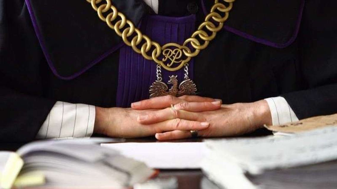 Odpowie za gwałcenie matki. Mężczyzna czeka na proces w areszcie