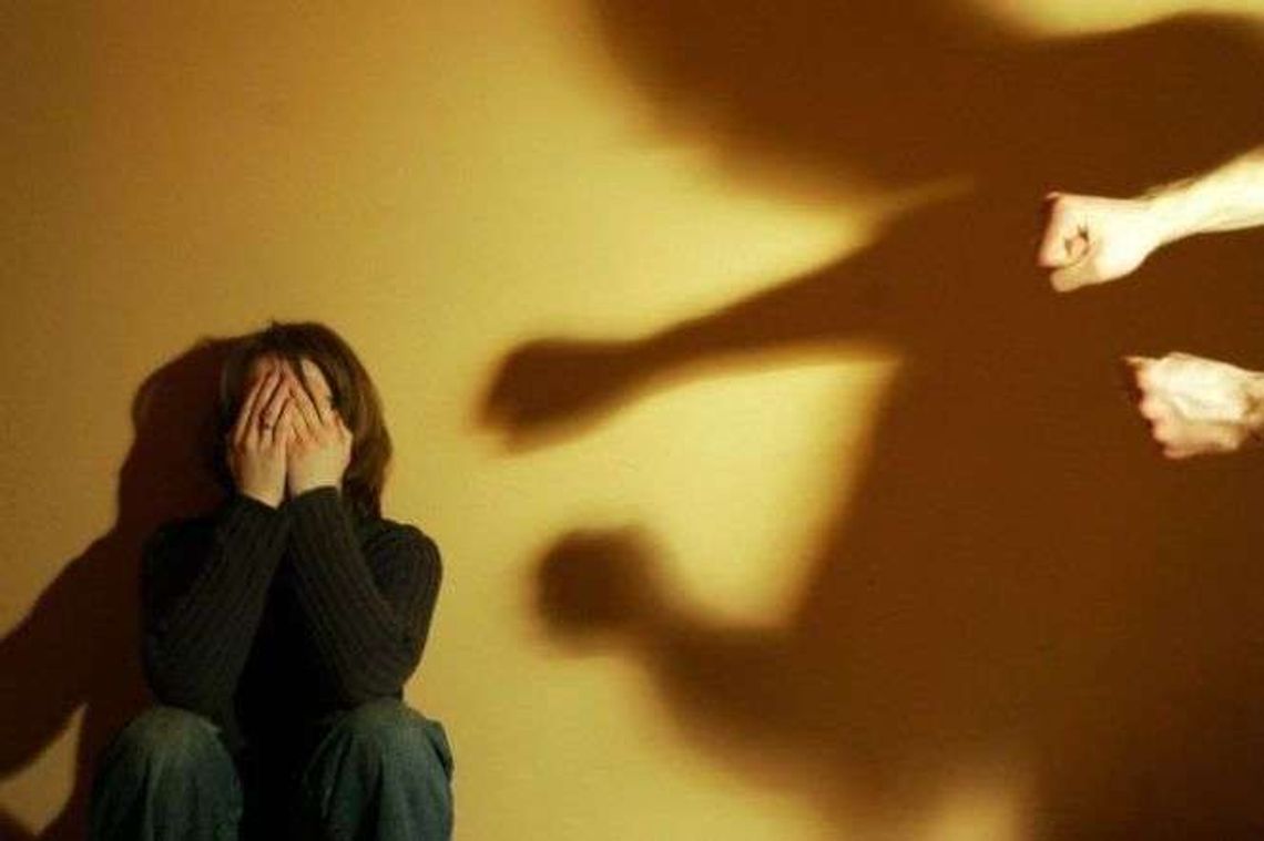 Odpowie za znęcanie się nad rodziną. Ma wyprowadzić się z domu