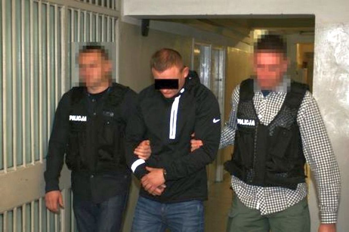 Odpowiedzą za serię włamań. Ukradli m.in. miecz samurajski (wideo) Odpowiedzą za serię włamań. Ukradli m.in. miecz samurajski (wideo)