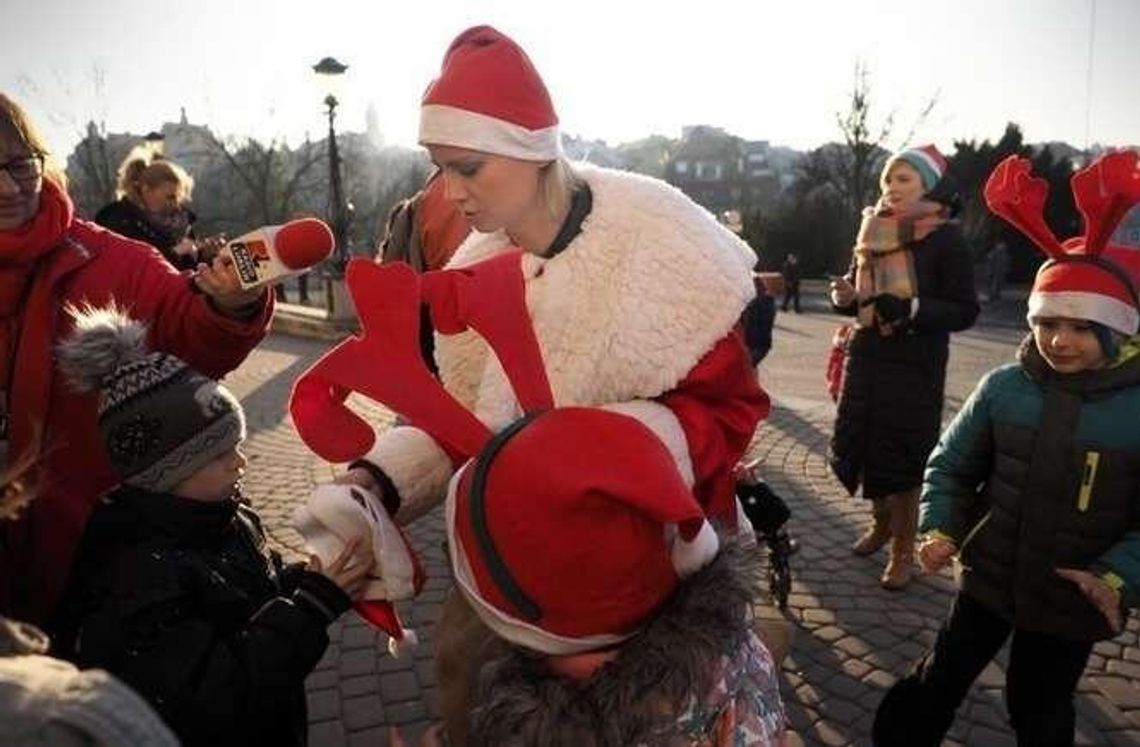 Odprawa Mikołajów pod zamkiem i parada na Stare Miasto (zdjęcia) Odprawa Mikołajów pod zamkiem i parada na Stare Miasto (zdjęcia)