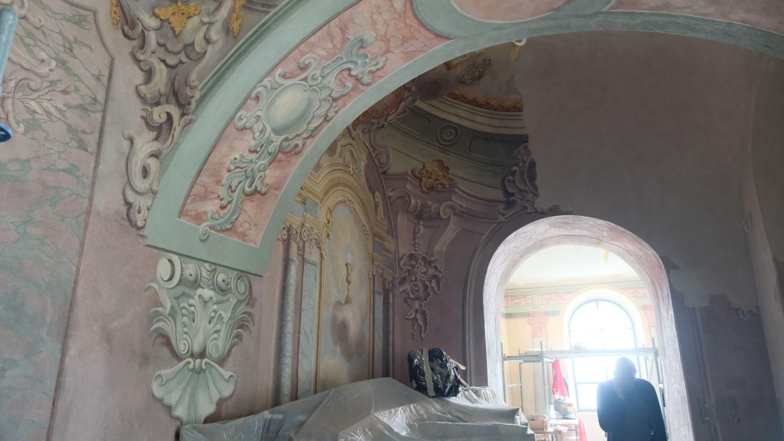Odsłaniają freski w archikatedrze lubelskiej. Powstanie też nowa wystawa Odsłaniają freski w archikatedrze lubelskiej. Powstanie też nowa wystawa