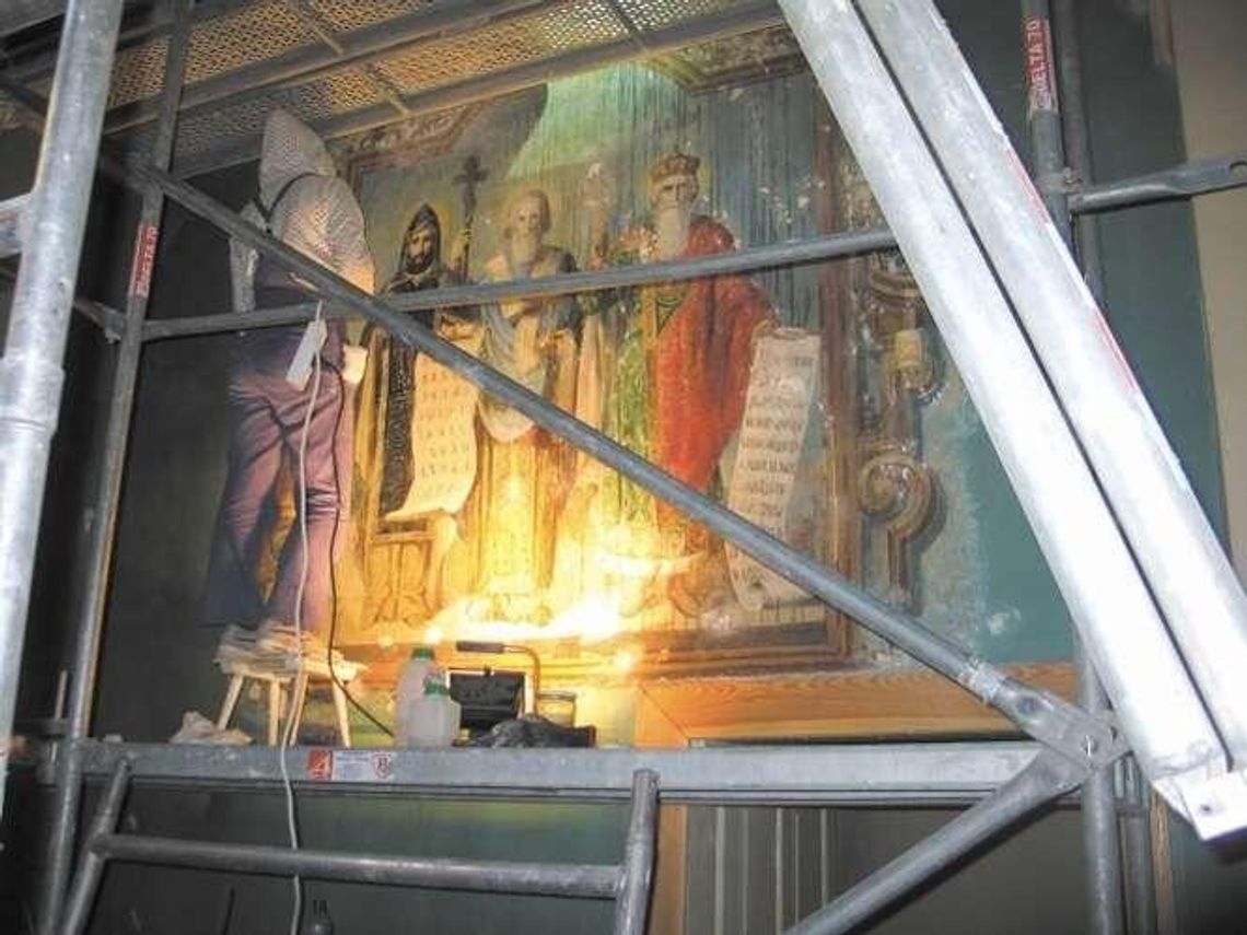 Odsłonili polichromie w prezbiterium Cerkwii pw. Św. Jana Teologa