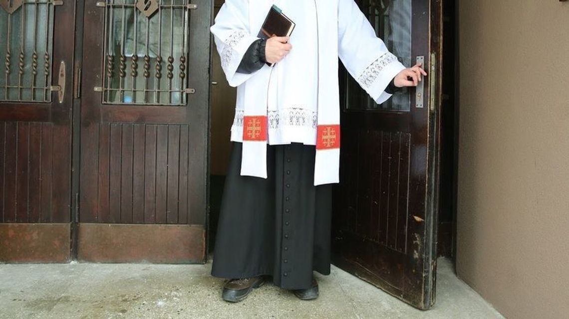 Odszkodowania od Kościoła dla ofiar pedofilii wśród duchownych? Sondaż IBRiS Odszkodowania od Kościoła dla ofiar pedofilii wśród duchownych? Sondaż IBRiS