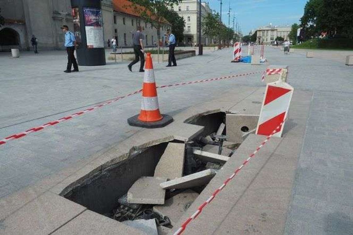 Odszkodowanie za uszkodzone elementy wyposażenia na pl. Litewskim Odszkodowanie za uszkodzone elementy wyposażenia na pl. Litewskim