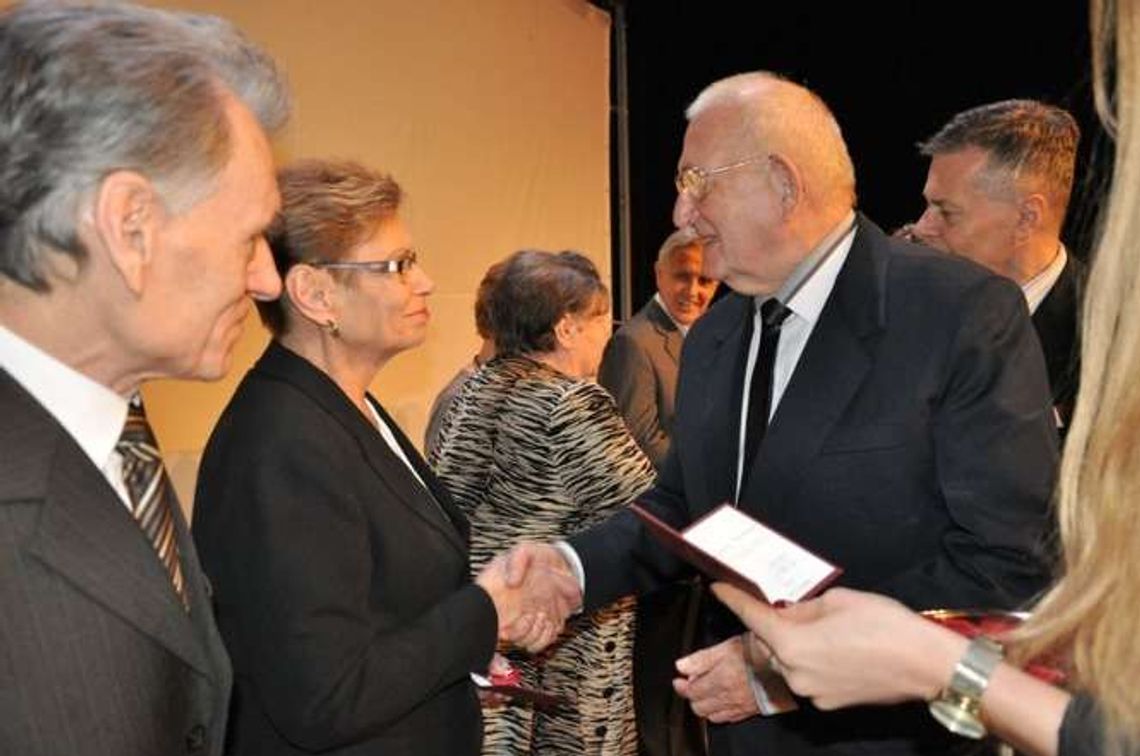 Odznaczenia dla zasłużonych świdniczan (zdjęcia)