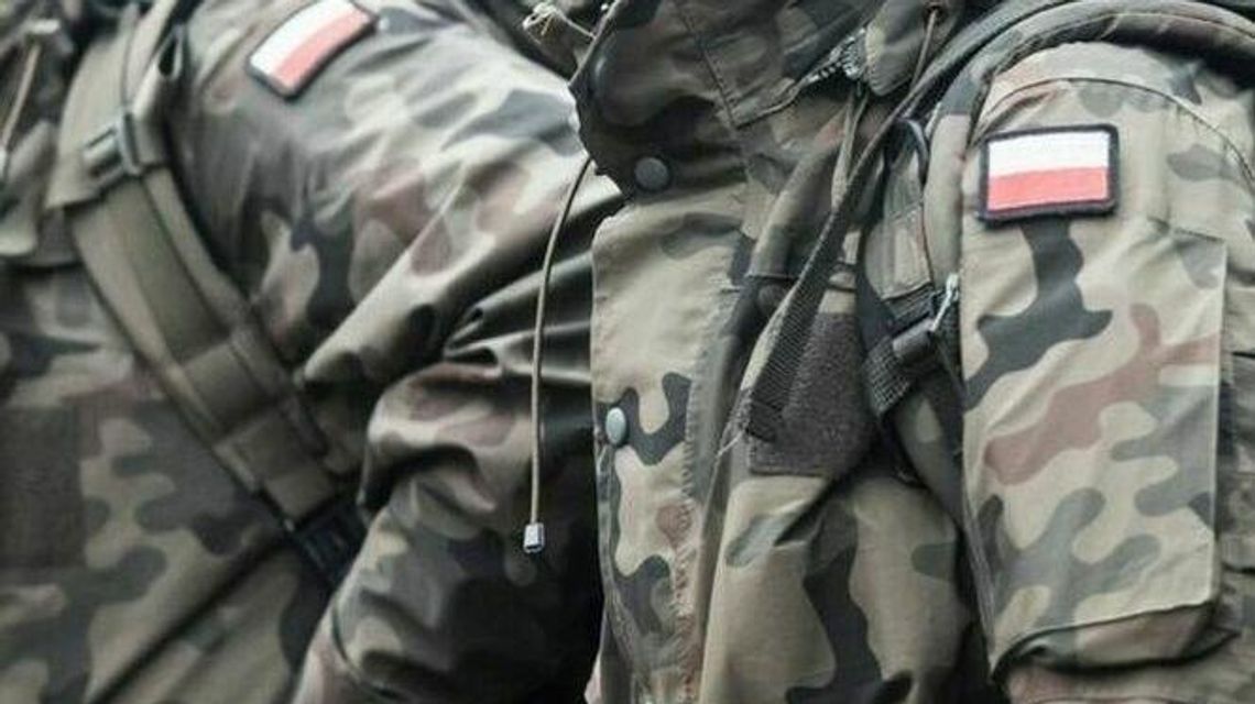 Oficer WOT w areszcie. Z jednostki wyprowadzili go w kajdankach Oficer WOT w areszcie. Z jednostki wyprowadzili go w kajdankach