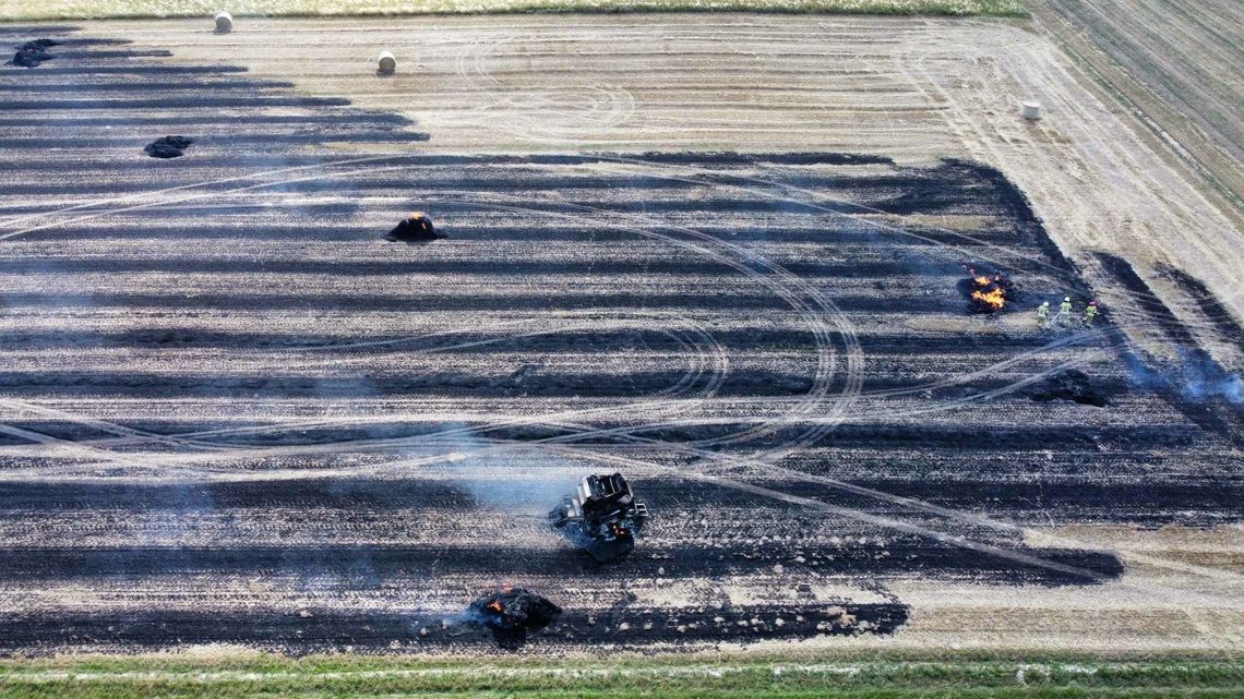 Ogień na wsi. Prawie tysiąc pożarów od stycznia, blisko połowa w wakacje Ogień na wsi. Prawie tysiąc pożarów od stycznia, blisko połowa w wakacje
