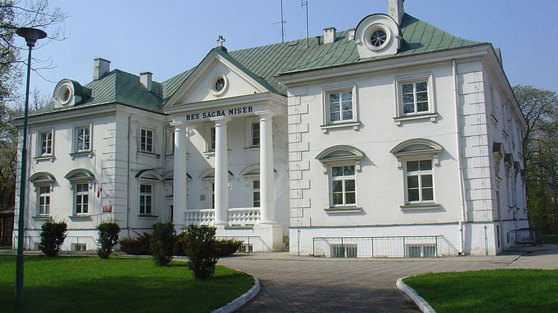 Ognisko Covid-19 w DPS w Gościeradowie. Kolejne osoby miały robione wymazy Ognisko Covid-19 w DPS w Gościeradowie. Kolejne osoby miały robione wymazy