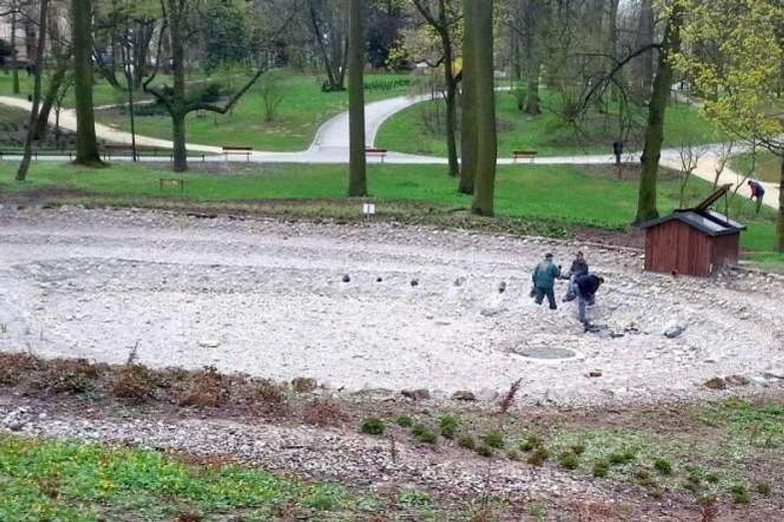 Ogród Saski: Za poprawki zapłaci ubezpieczyciel