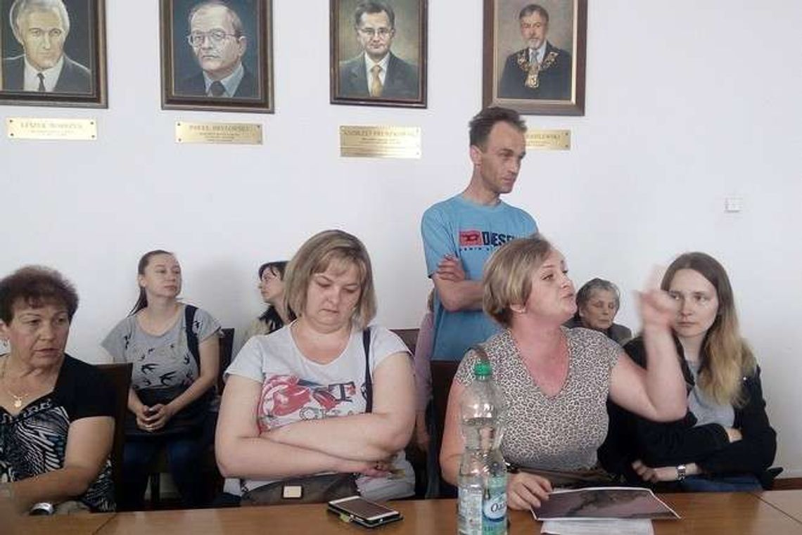 Ogromne emocje na spotkaniu mieszkańców ul. Lubartowskiej z prezydentem Żukiem Ogromne emocje na spotkaniu mieszkańców ul. Lubartowskiej z prezydentem Żukiem