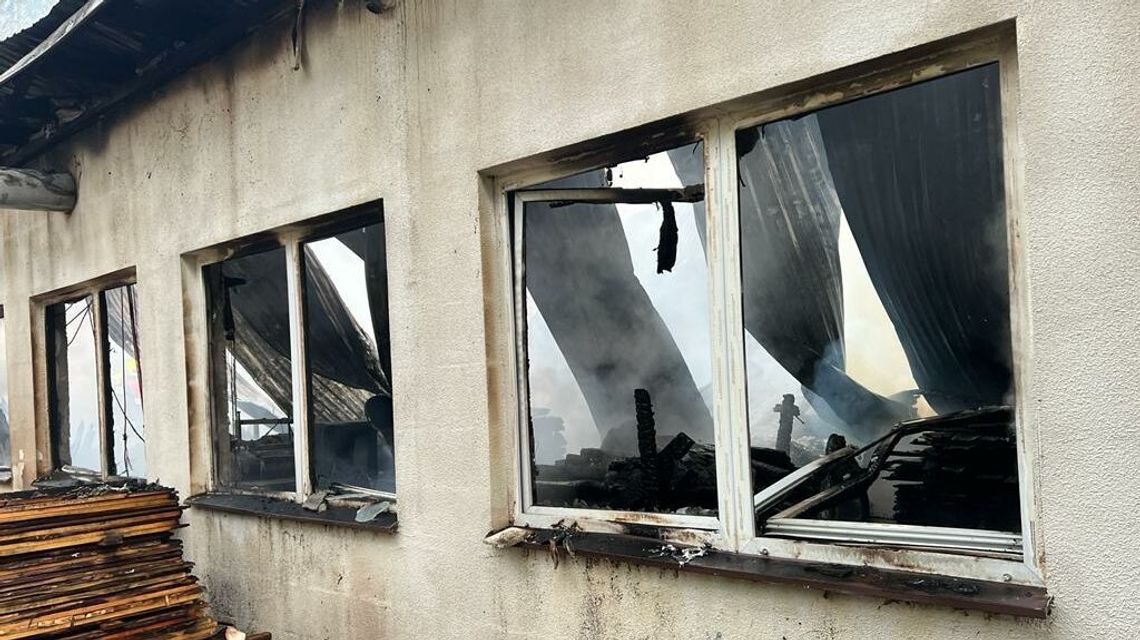 Ogromne straty po pożarze w zakładzie pod Lublinem. "Mamy nadzieję, że się podniesiemy i ludzie nie stracą pracy"