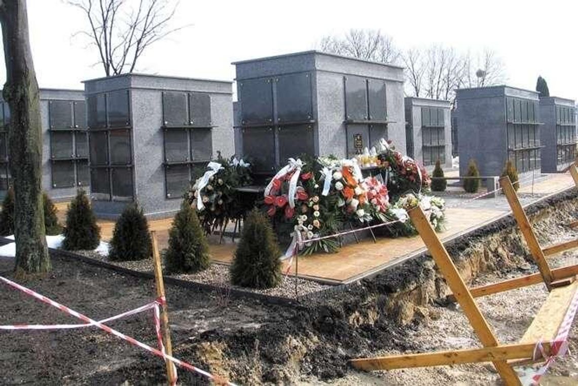 Ogromne zainteresowanie niszami w nowym kolumbarium. Telefony nawet z USA