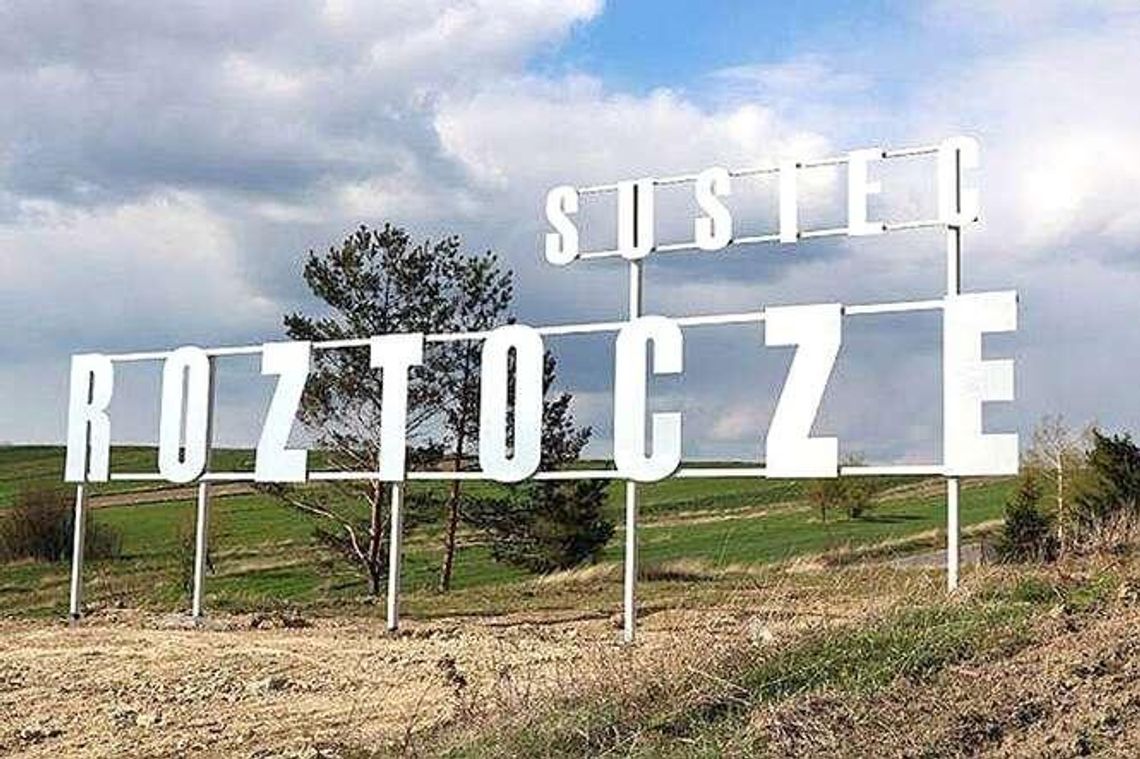 Ogromny witacz przy wjeździe na Roztocze. "Brawo Susiec!"