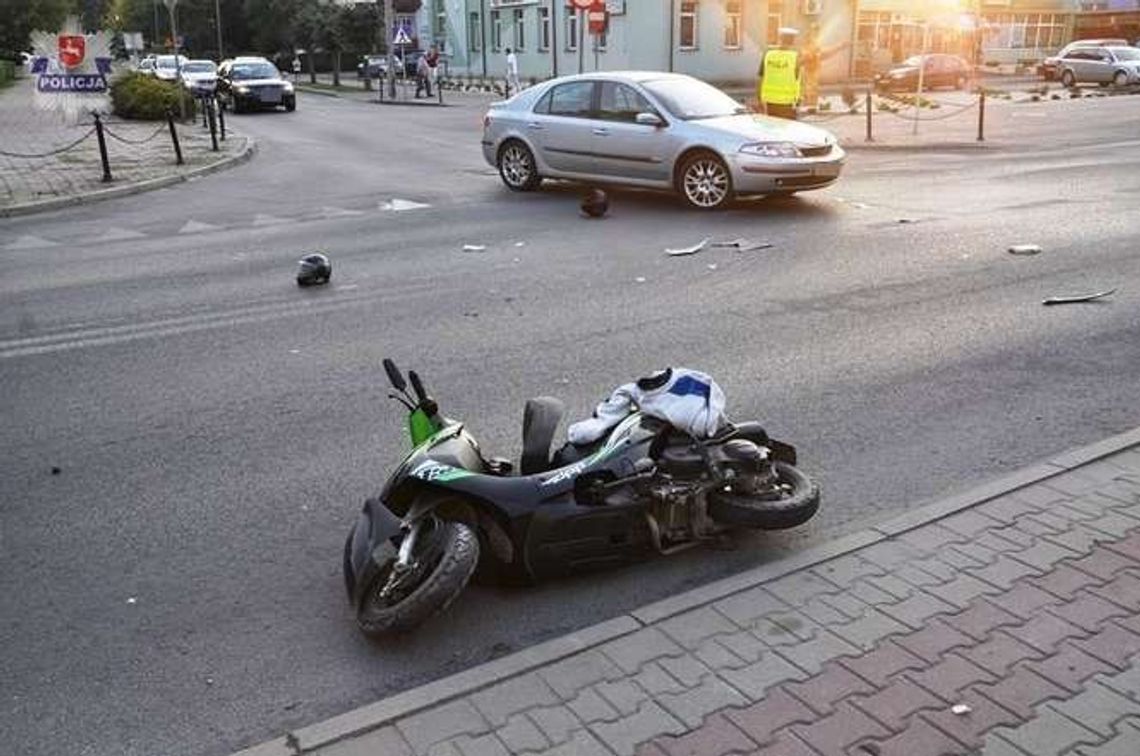 Ojciec z 4-latkiem na skuterze. Uderzył w nich samochód