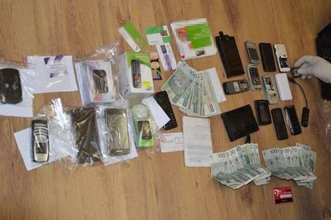 Ojciec z synem oszukiwali m.in. na OLX. Dostawali pieniądze, nie wysyłali sprzętu