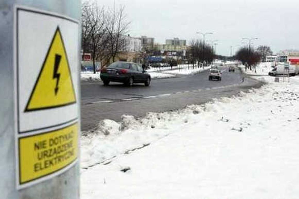 Około 20 tys. odbiorców bez prądu po marznących opadach