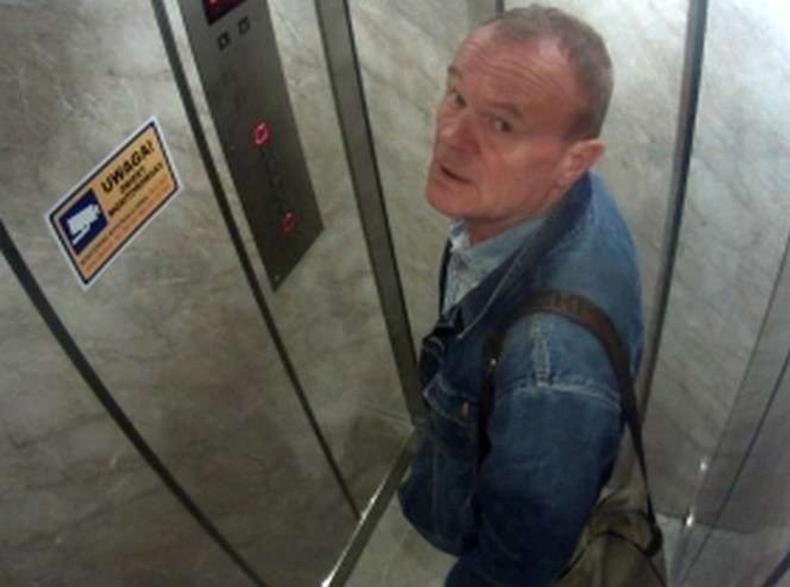 Okradł mieszkanie przy ul. Podzamcze w Lublinie. Rozpoznajesz go?