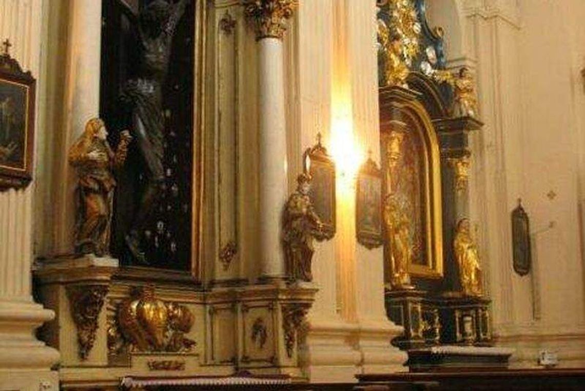 Okradli ją kiedy modliła się w kościele