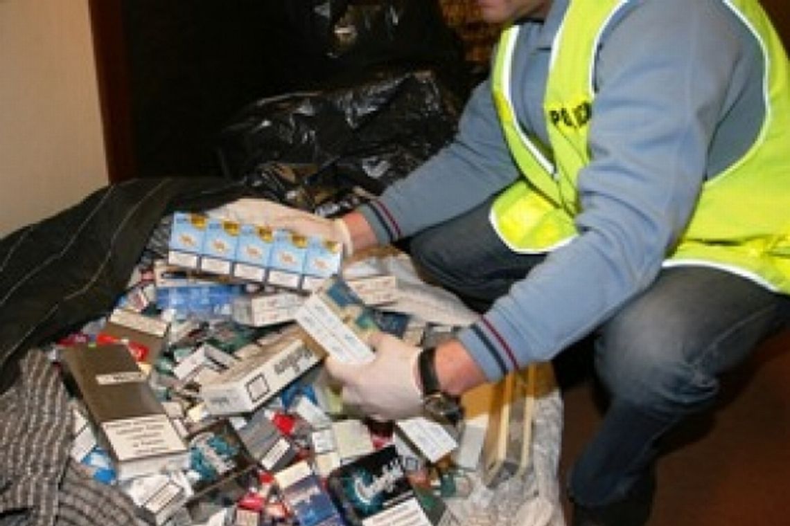 Okradli stację paliw, mieli prezerwatywy z innego włamania