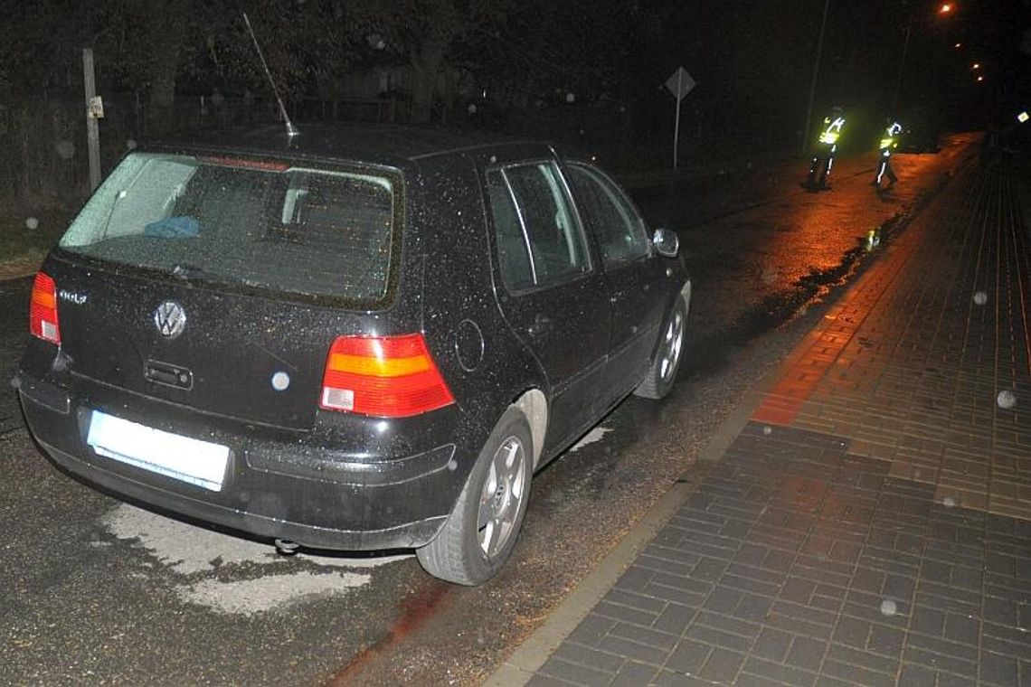 Okszów. Samochód najechał na mężczyznę leżącego na jezdni