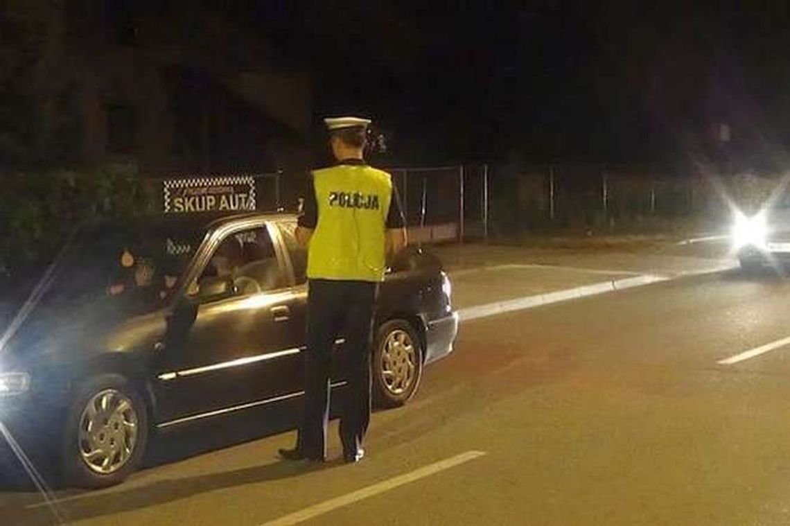 Okuninka: Akcja policji na drogach, skontrolowano 2 tys. osób Okuninka: Akcja policji na drogach, skontrolowano 2 tys. osób