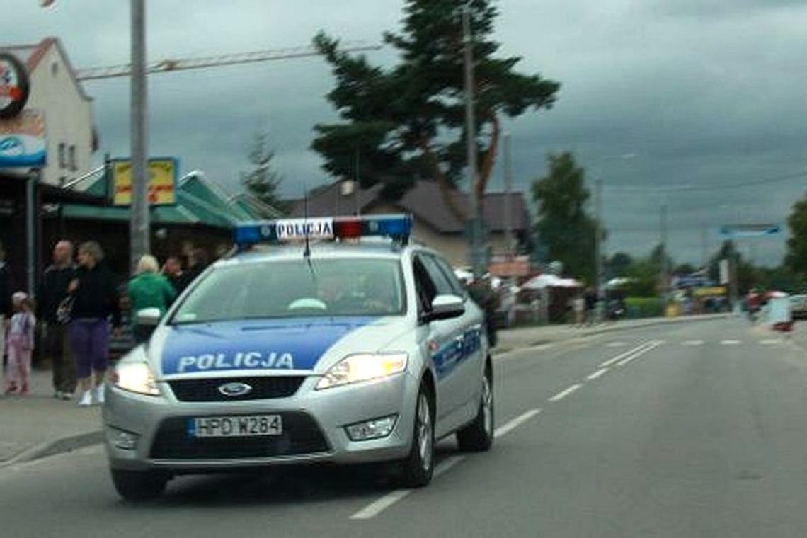 Okuninka: Czterech bandytów pobiło klienta baru