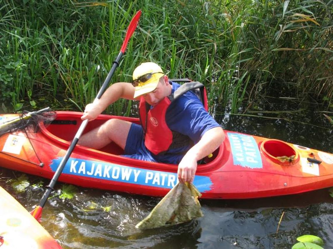 Okuninka: Kajakarze chcą zawstydzić śmieciarzy