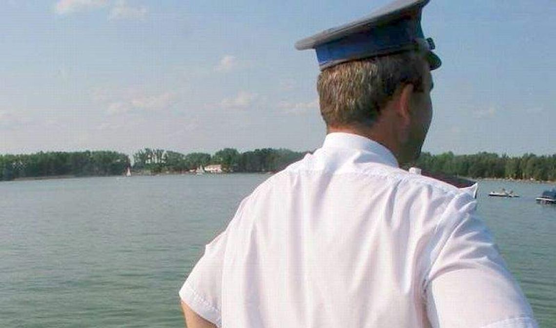 Okuninka: Kompletnie pijani pływali rowerem wodnym po jeziorze