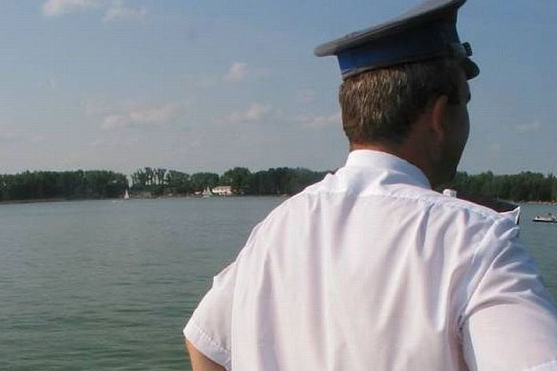 Okuninka: Skoczył do jeziora na główkę i się zabił