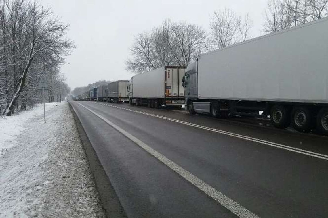 Olbrzymia kolejka tirów w Lubelskiem. Zablokują Chełm? Na miejscu policja