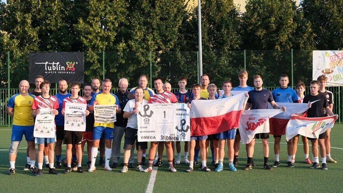 Omega i byli Motorowcy na piłkarskim boisku uczcili 80. rocznicę wybuchu Powstania Warszawskiego 