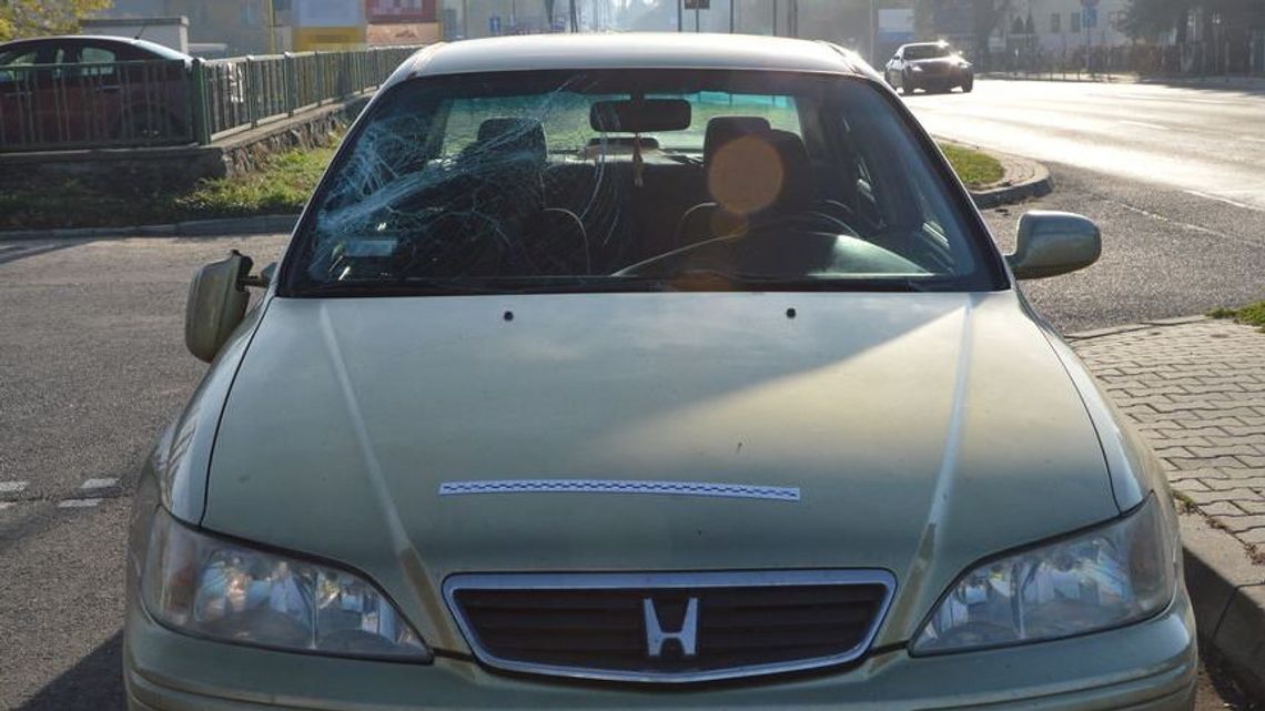 Ominęła samochody, które zatrzymały się przed przejściem i wjechała w 16-letniego chłopaka