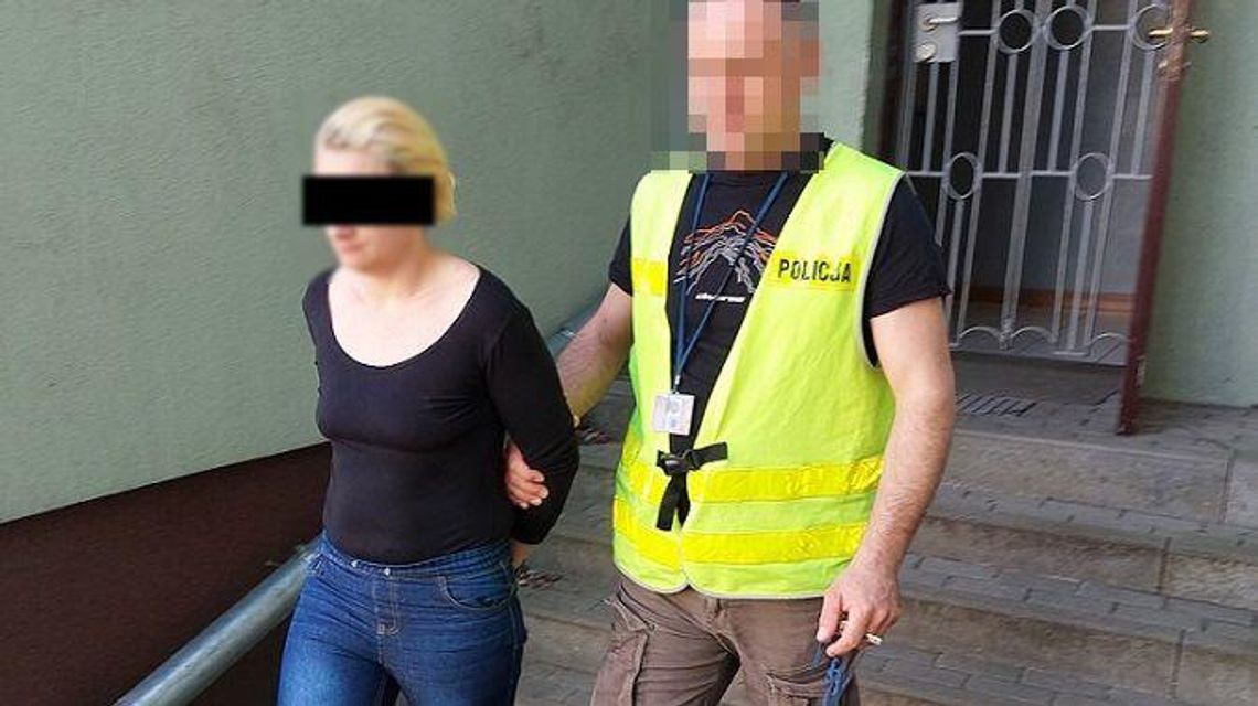 Ona jedna i ich trzech. Razem napadli na 74-latka. Mówili, że są z policji