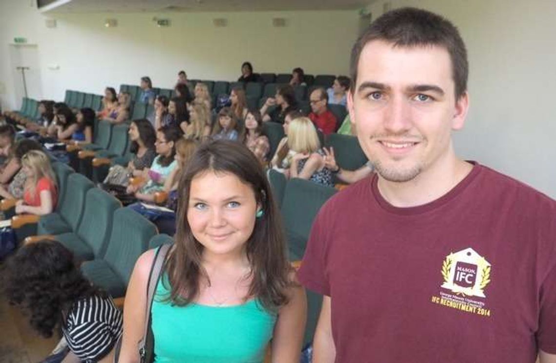 Ona przyjechała z Rosji, on z USA. W Lublinie uczą się języka polskiego