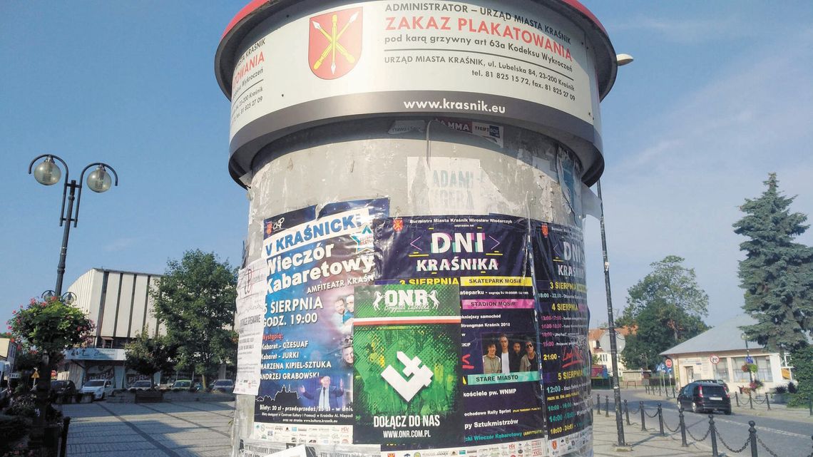 ONR reklamował się na miejskim słupie. Bez pozwolenia urzędu miasta