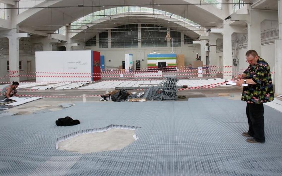 Open City 2013: Złoty autobus i tory przed ratuszem 