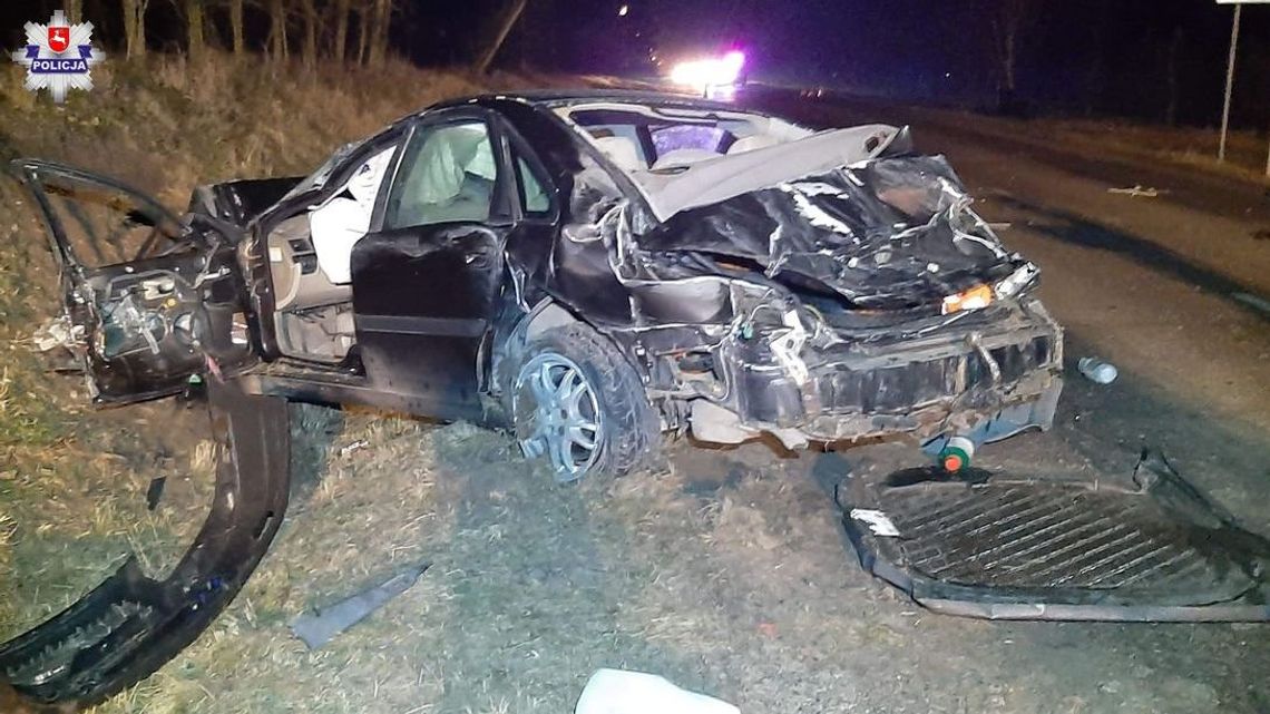 Opole Lubelskie: Brawurowa jazda zakończona dachowaniem samochodu Opole Lubelskie: Brawurowa jazda zakończona dachowaniem samochodu