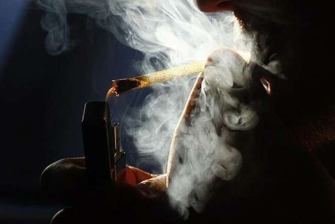 Opole Lubelskie: kupili od kolegi marihuanę, trafili do szpitala