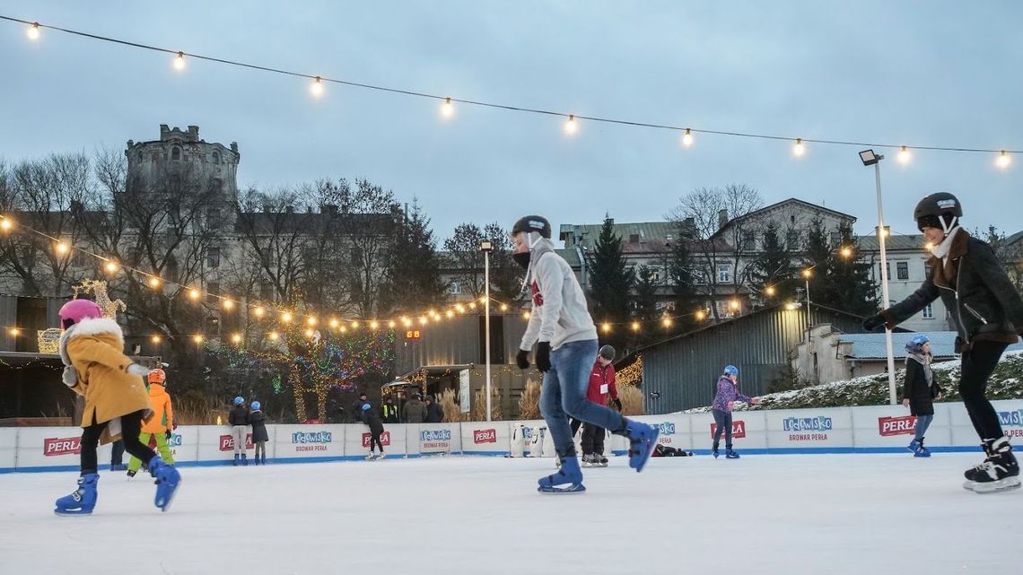 Opole Lubelskie: Latem kort, który zimą będzie ślizgawką. Powstanie nowy obiekt Opole Lubelskie: Latem kort, który zimą będzie ślizgawką. Powstanie nowy obiekt
